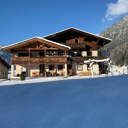 Apartment In Saalfelden Am Steinernen Meer Exterior foto